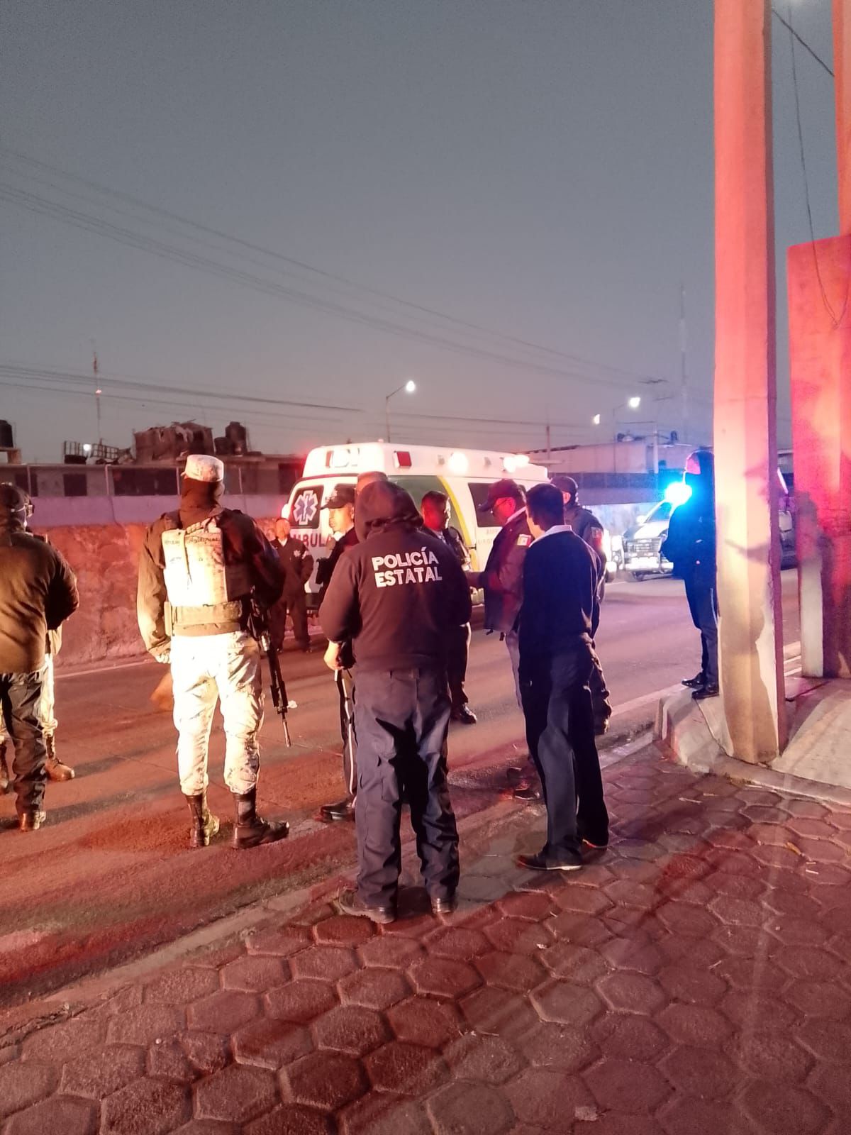 Actuación inmediata evita desinformación tras colocación de objeto en puente peatonal